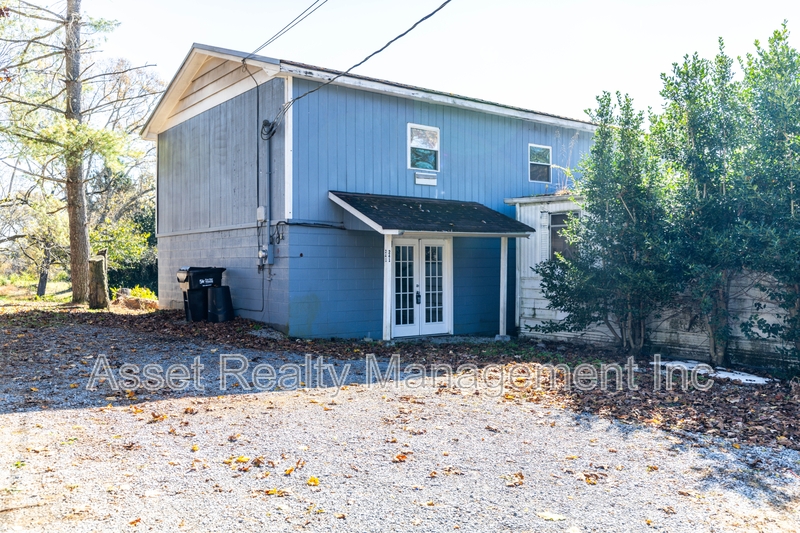 Corryton House: 241 Harless Rd.