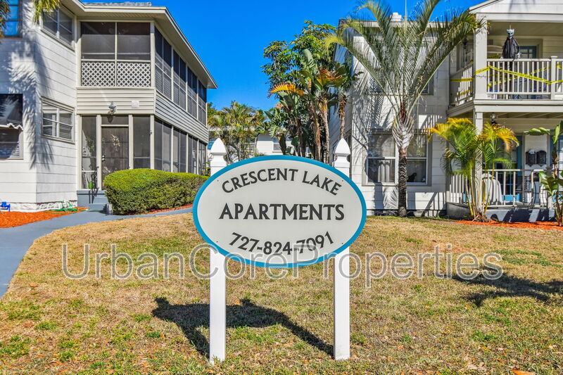 St. Petersburg Condo: 1527 5th St N