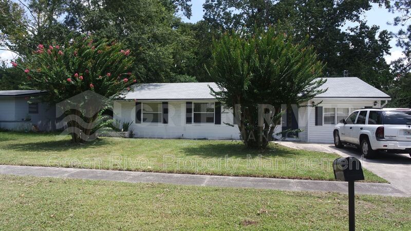Jacksonville House: 4261 Sabine Dr