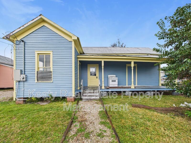 Lafayette House: 405 E Convent Street