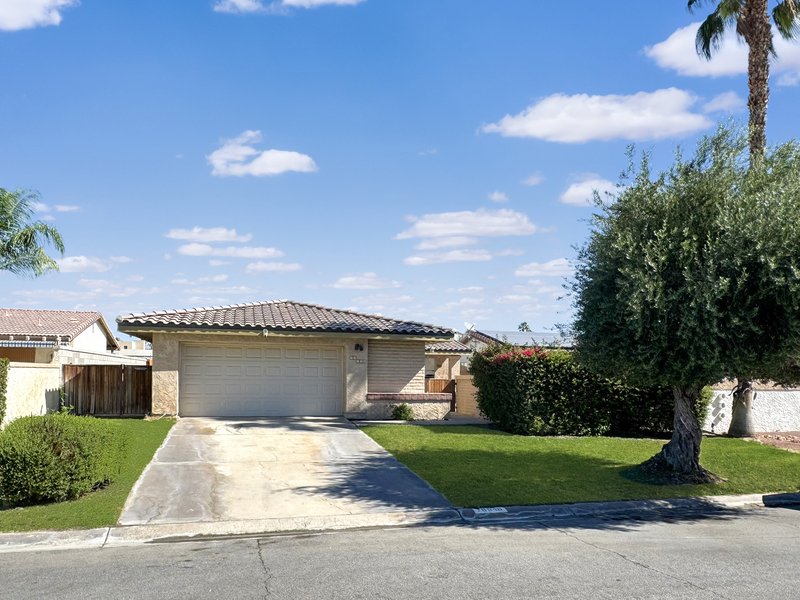 Palm Desert House: 76946 Kentucky Avenue