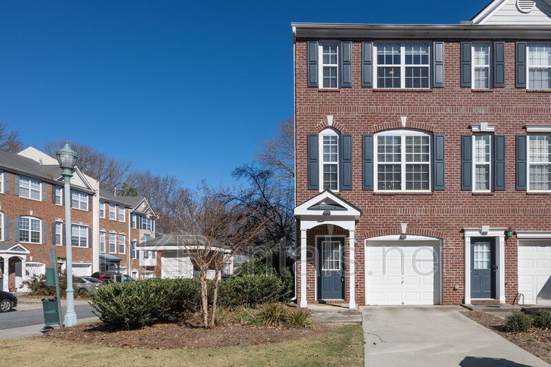 Buford House: 3177 Mill Springs Circle