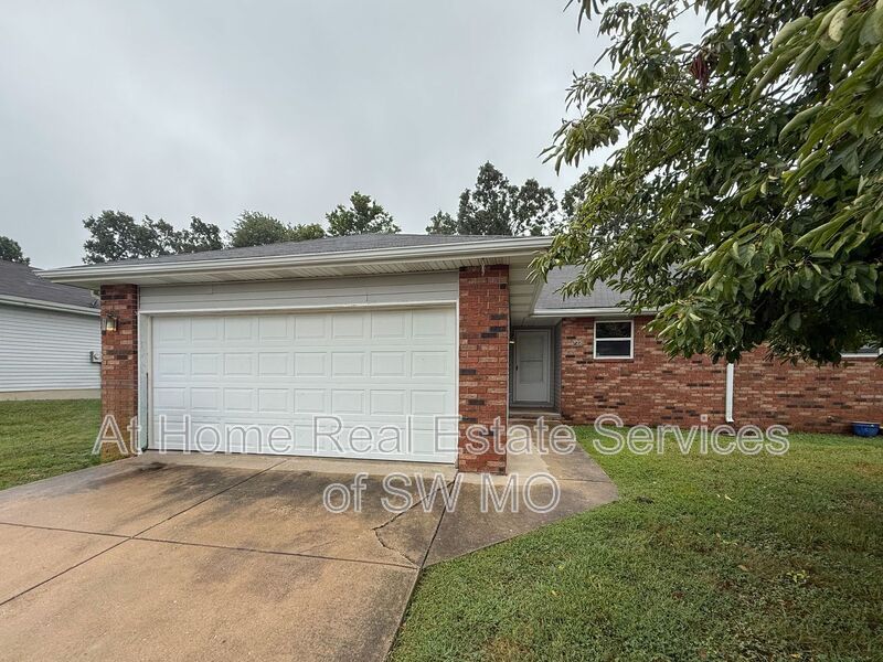 Nixa Condo: 722 McLean Ct