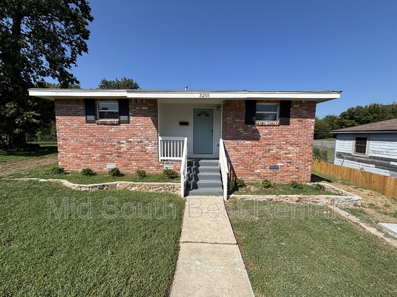 Little Rock House: 3208 Bishop St