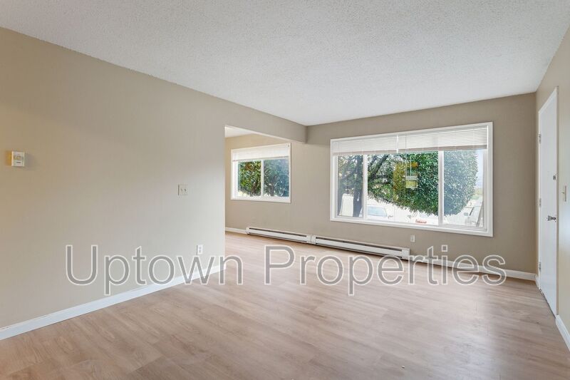 Portland House: 4633 SW Huber St