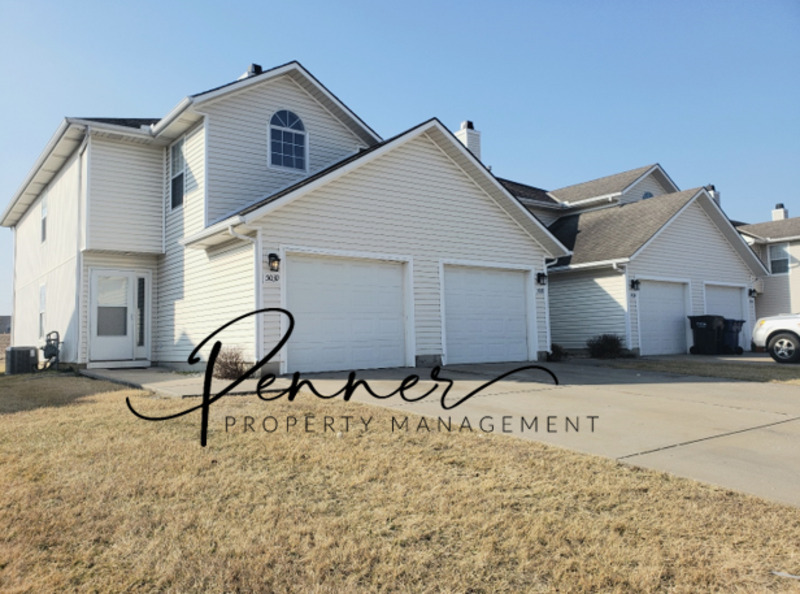 Oak Grove House: 503 NE 1st St