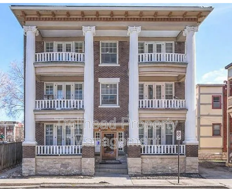 Kansas City House: 3433 Central St