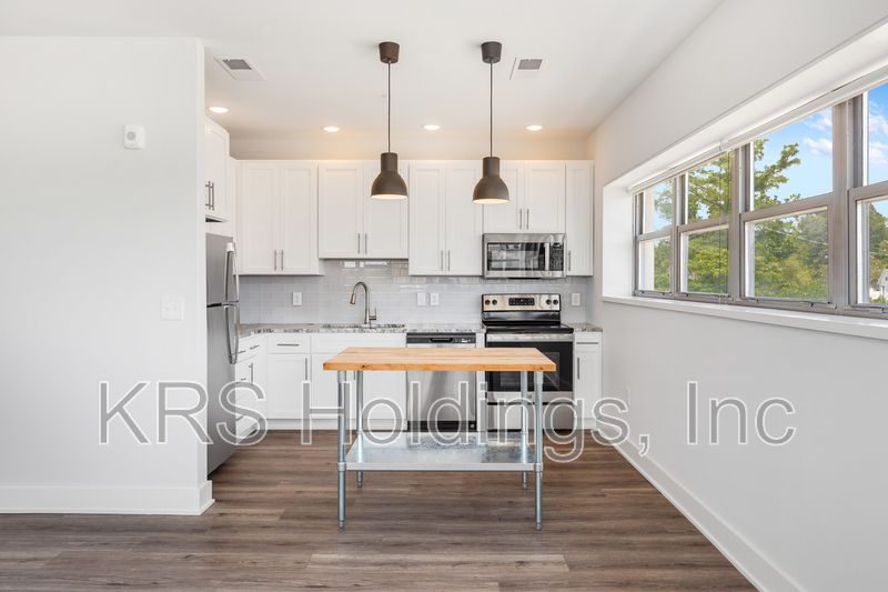 Elizabeth City Condo: 300 E Elizabeth St