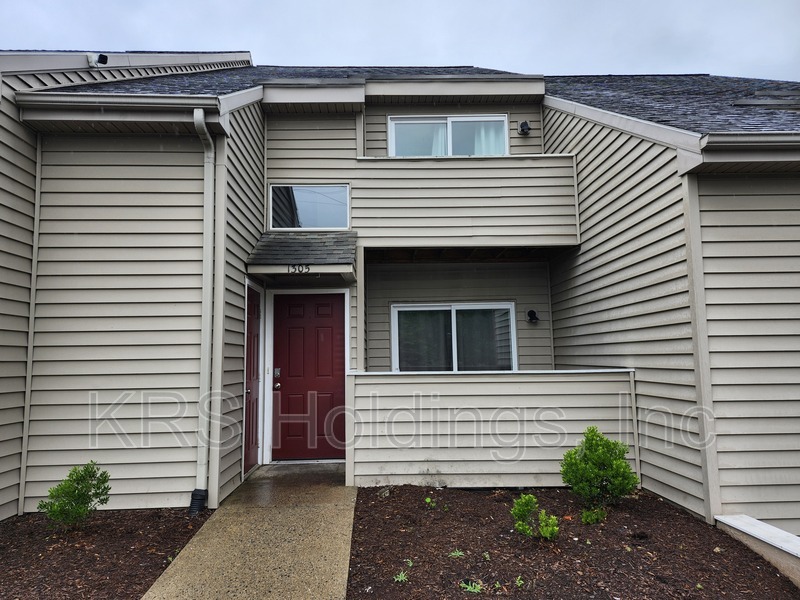 Harrisonburg Townhome: 1305 Bradley Dr