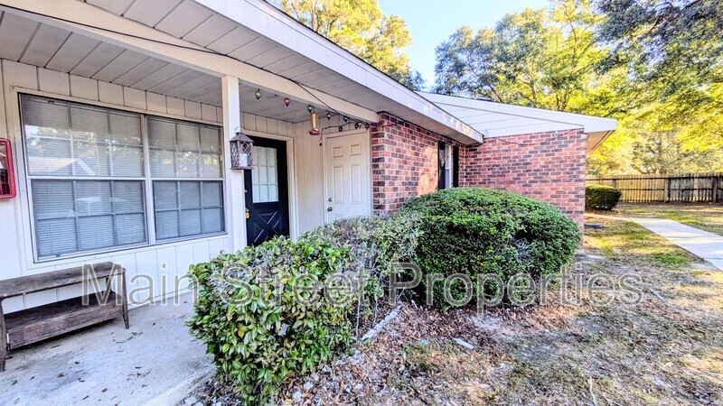 Milton Apartment: 6288 Hamilton Bridge Road