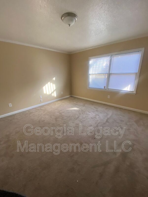 athens House: 2505 West Broad Street