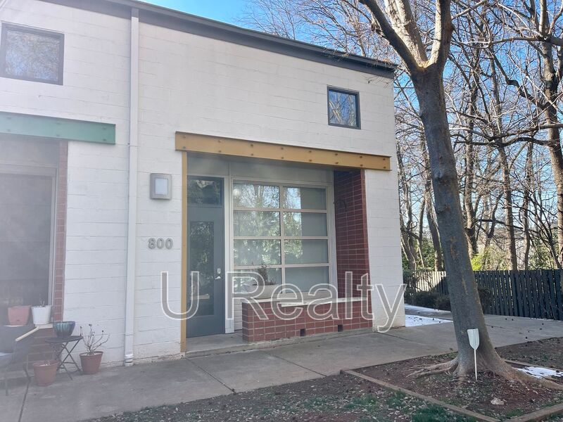 Charlotte House: 800 Academy St