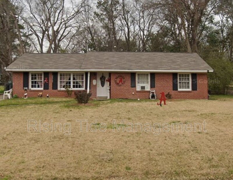 Montgomery House: 2065 Tullis Dr