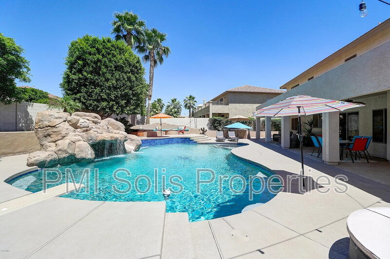 Litchfield Park House: 13412 West Annika Drive