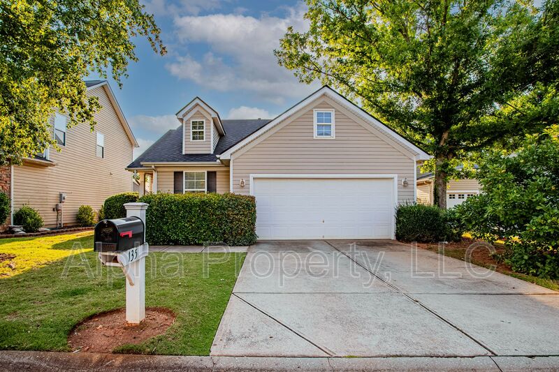 Piedmont House: 135 Raven Hill Way