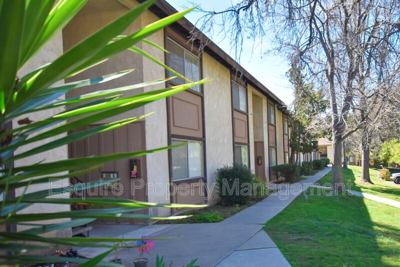 THOUSAND OAKS Condo: 1920 LOS FELIZ DRIVE
