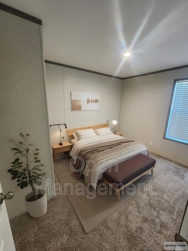 Huxley House: 511 East 1st Street