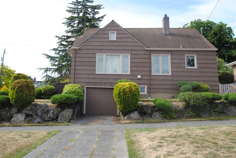 Seattle House: 2801 18th Ave S