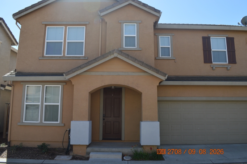 Riverbank House: 5305 Cottage Cove Drive