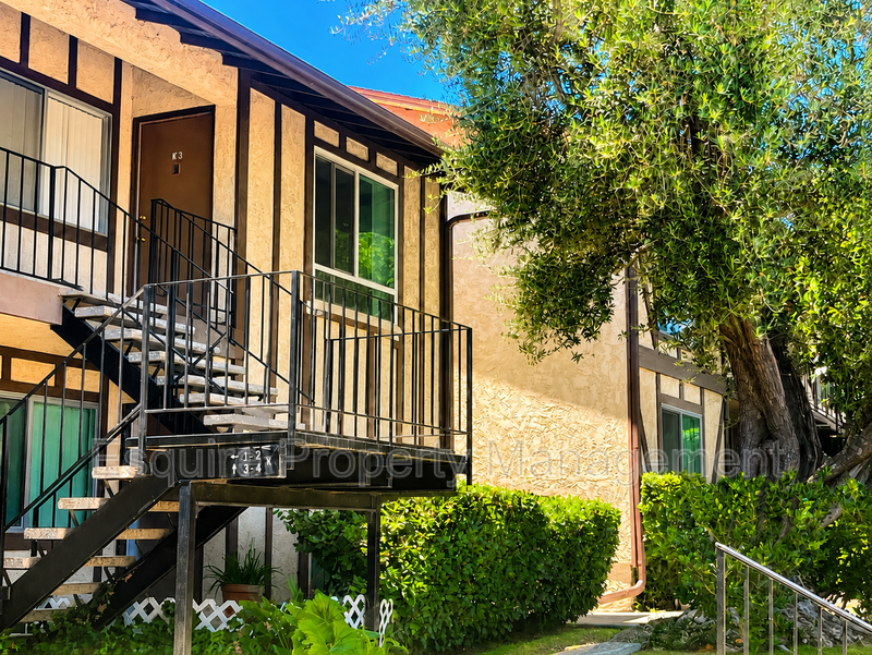 THOUSAND OAKS Condo: 951 WARWICK AVENUE