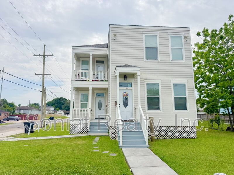 New Orleans House: 9000 Edinburgh St.