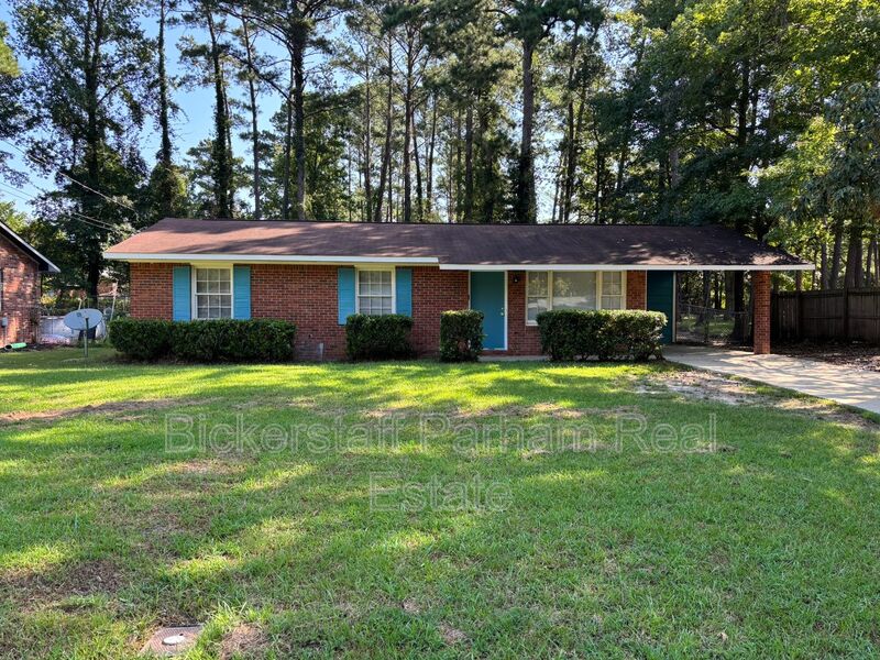 Columbus House: 6120 King William Drive