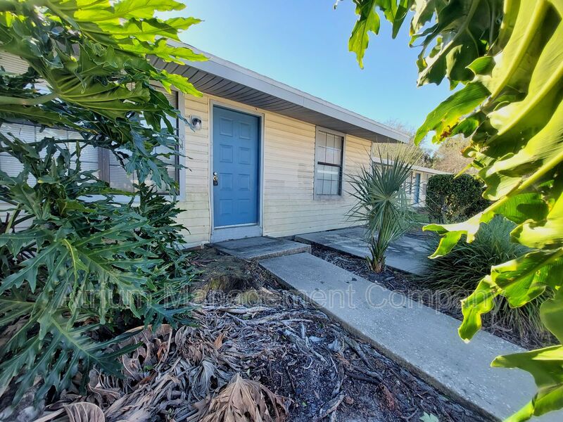 Bartow House: 1295 N Holland Pkwy