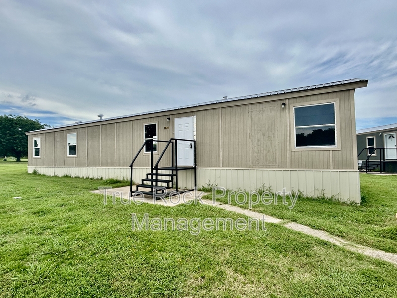 Ada House: 16334 County Road 1526