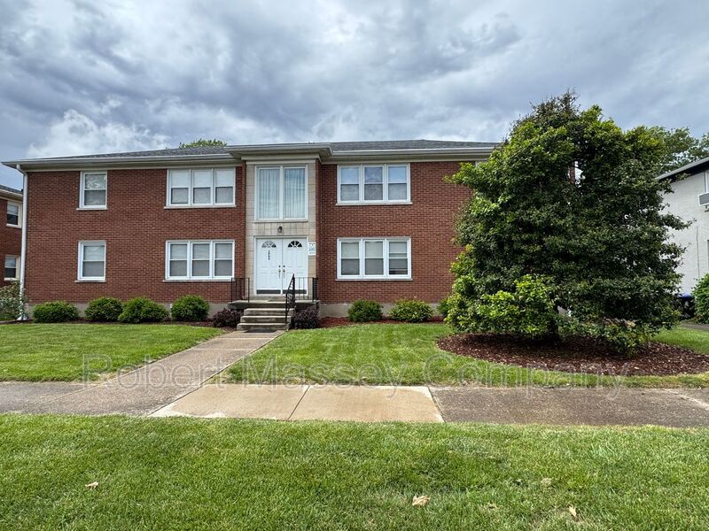 Louisville Condo: 2904 Abigail Drive