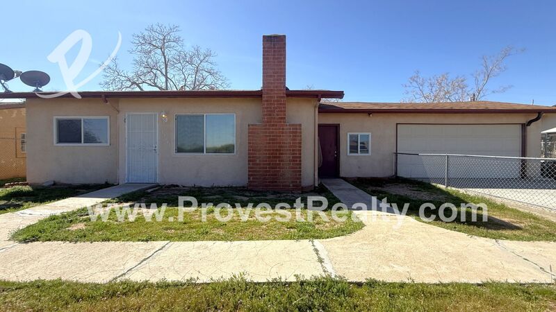 Hesperia House: 15941 Vine St