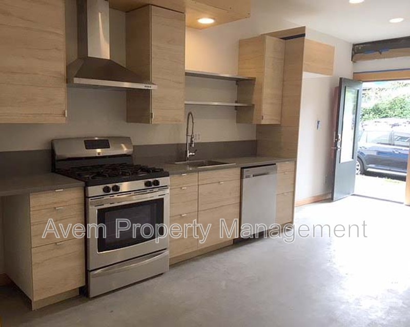Portland Condo: 5924 N Albina Ave