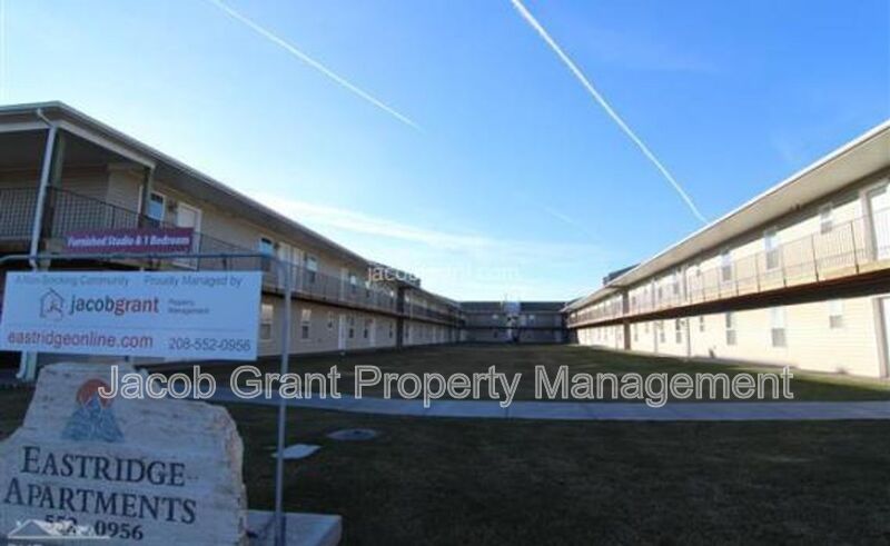 Ammon House: 1378 Curlew Avenue