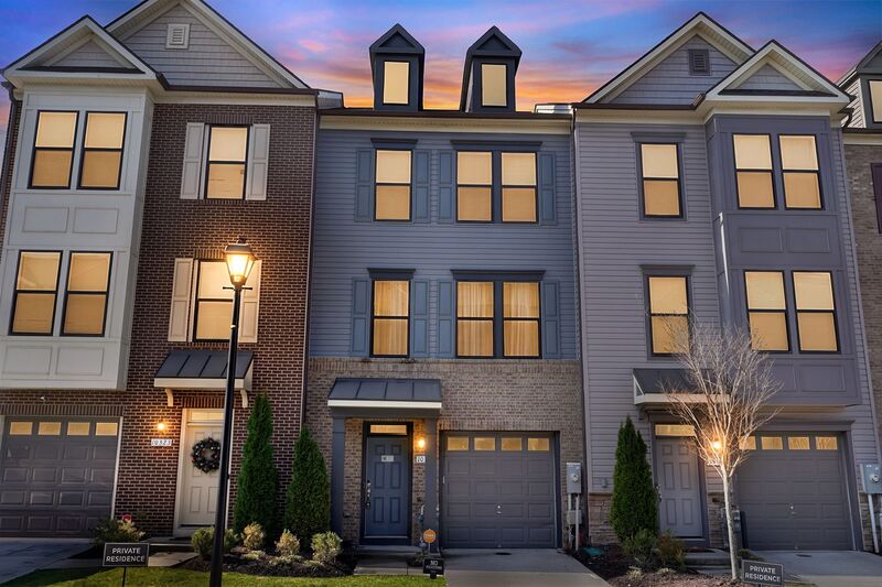 Lanham House: 10321 Vista Meadow Way