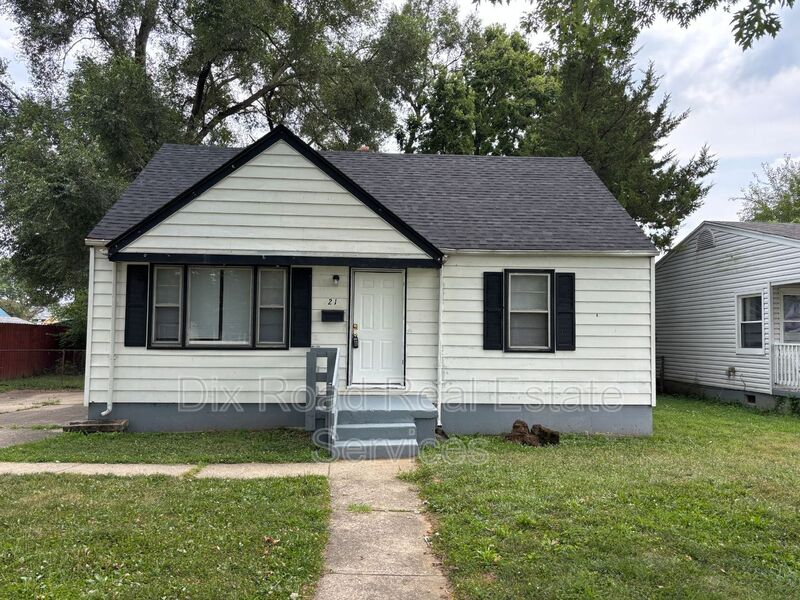 Hamilton House: 21 Red Bud Lane