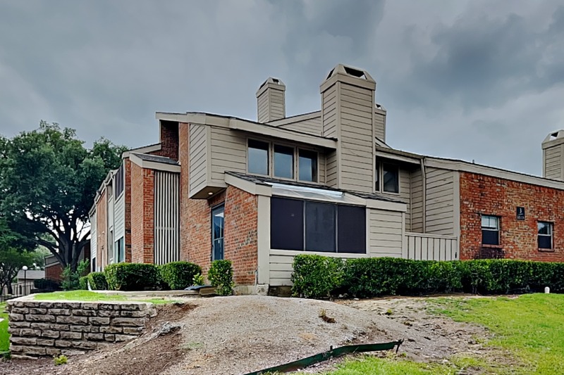 Dallas Condo: 9600 Royal Ln