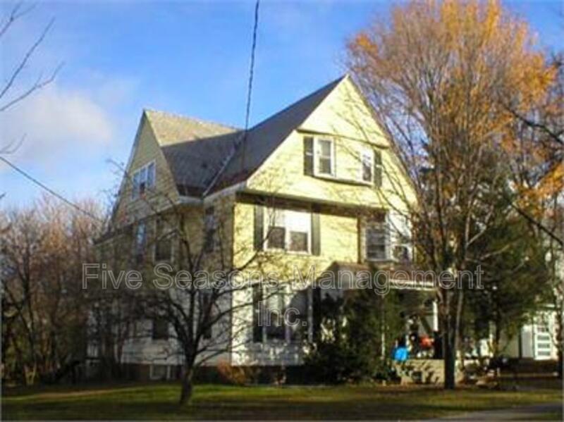 Burlington Condo: 122 Buell st - B