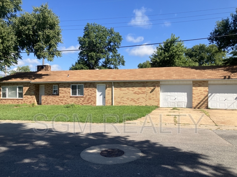 Bethalto House: 104 Williams St