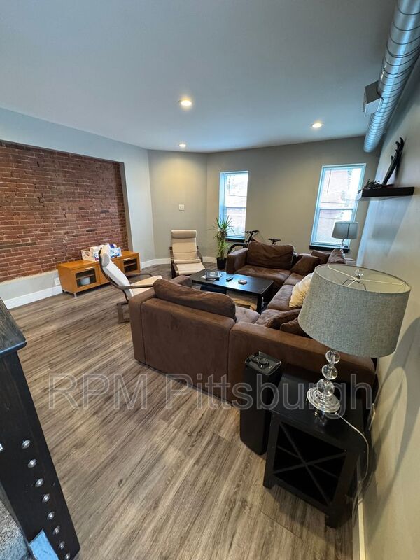 Pittsburgh House: 5148 Dearborn St