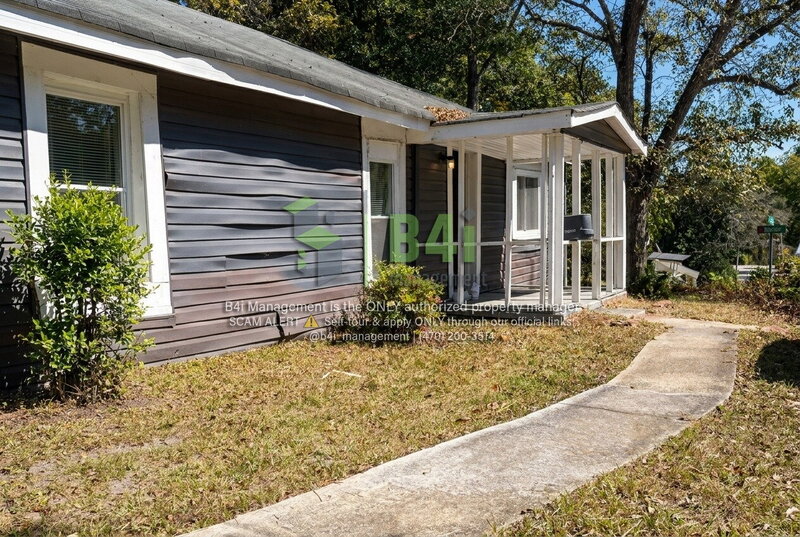 LaGrange House: 313 McCall Street