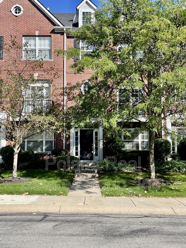 Zionsville House: 11715 Anton Dr