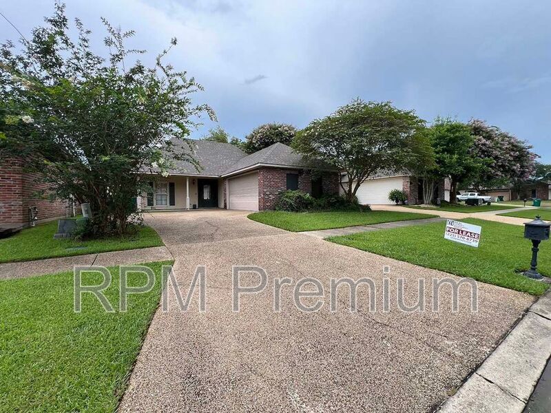 Zachary House: 3995 Water Oak Dr.