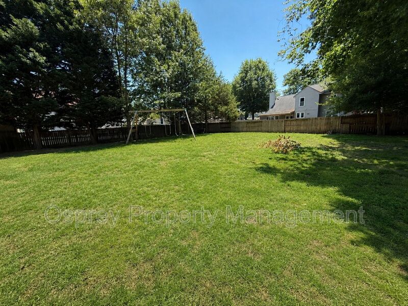 Spacious 4-Bedroom Cul-de-Sac Home with Fenced Yard! - Photo 20