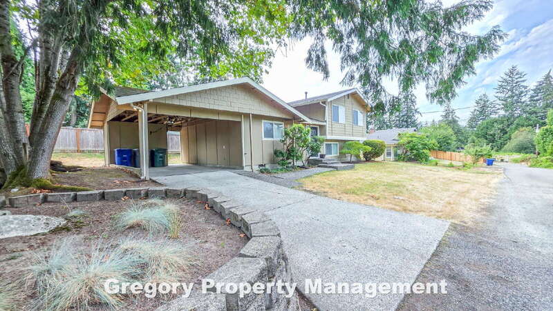 Kenmore House: 16019 84th Ave NE