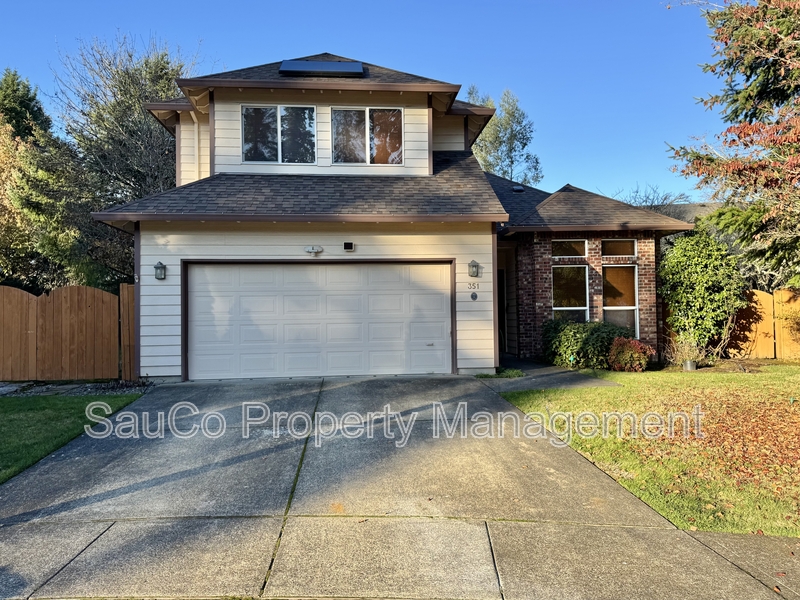 Hillsboro House: 351 Southeast 58th Ct