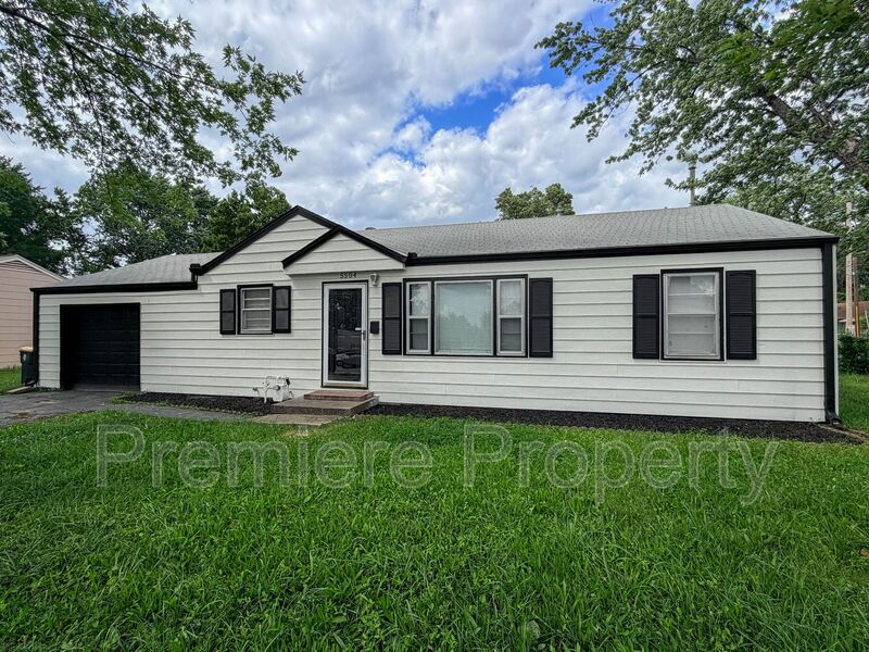 Kansas City House: 5504 E 101st St