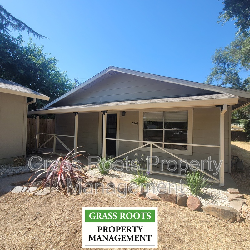 Loomis House: 5742 Craig Street