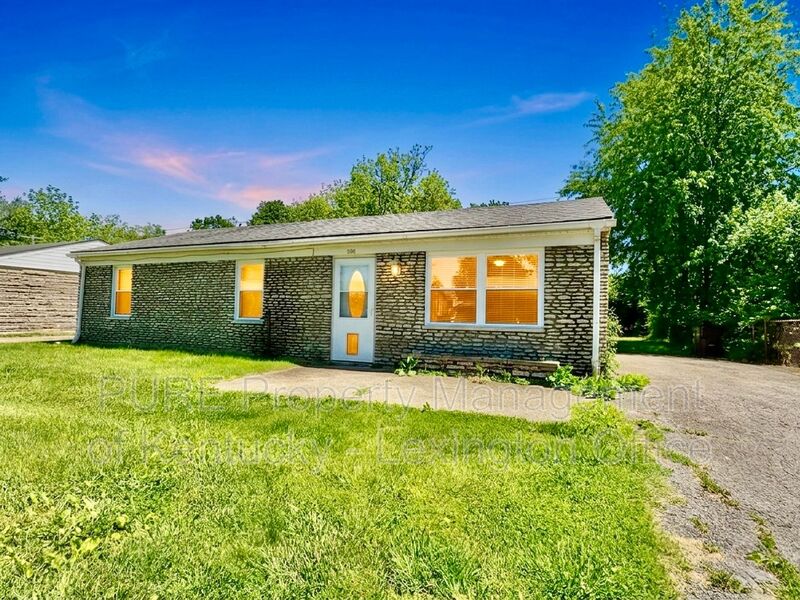 Versailles House: 508 Beech Street