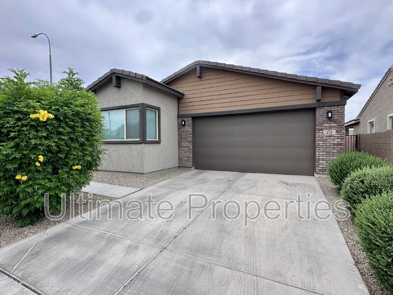 Avondale House: 835 North 110th Avenue