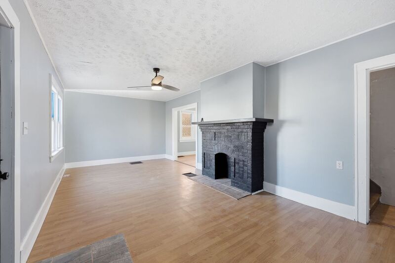 Columbus House: 1452 Summit Street