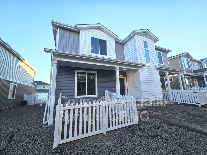 Colorado Springs Townhome: 9256 Lytle Grove